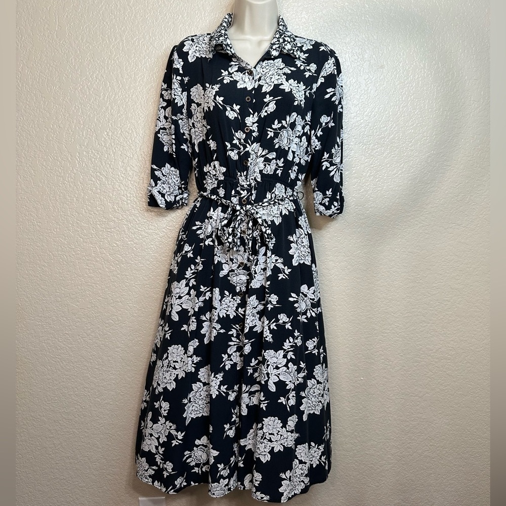 Lapis women’s long sleeve button down dress size large floral black and white